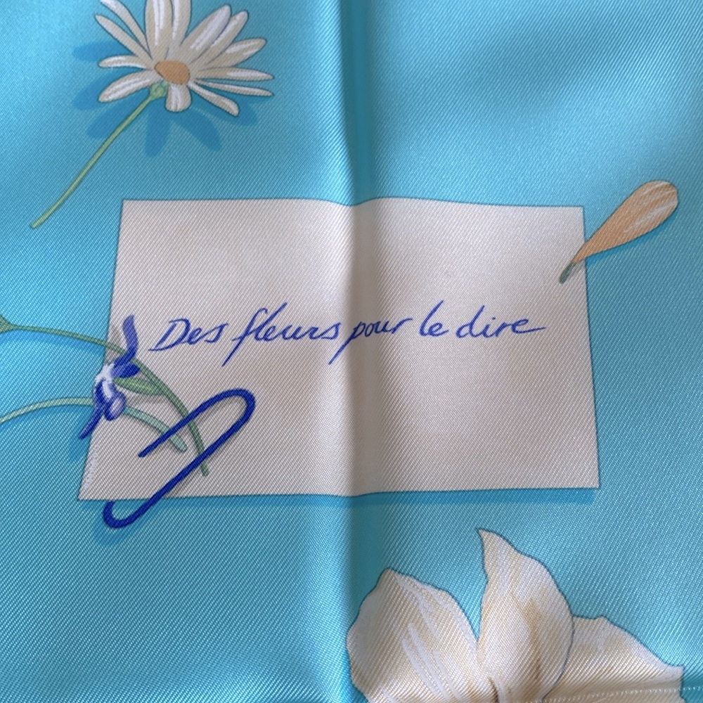 Hermes scarf. Des Fleurs Pour Le Dire - Picture 8 of 8